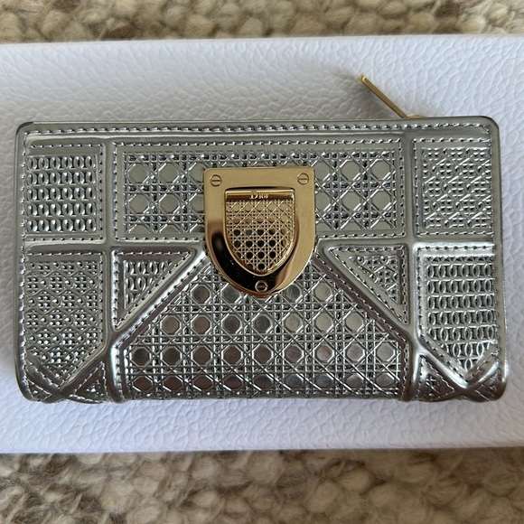 Christian Dior Diorama Wallet - Picture 5 of 5